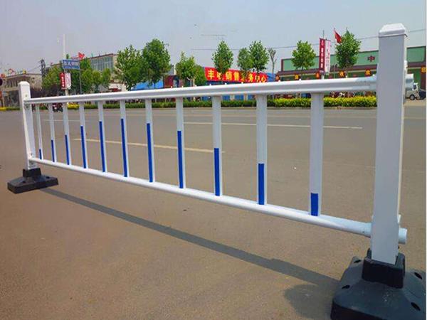 北京道路护栏保养常识